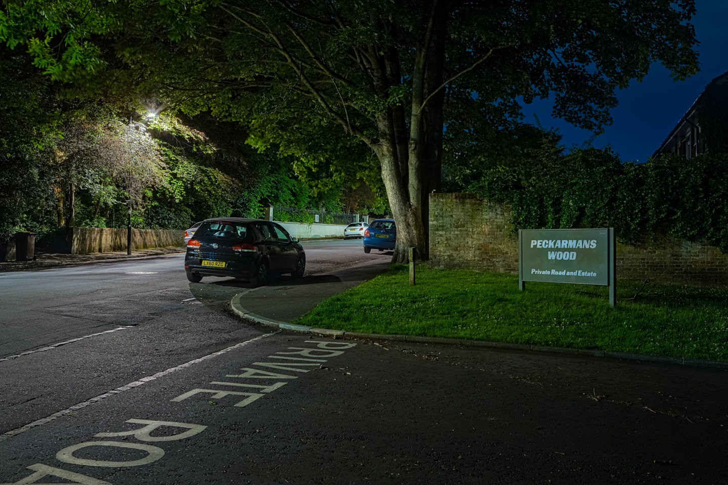 Junction of Crescent Wood Road and Peckarmans Wood